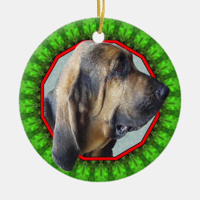 Ornamento De Cerâmica Bloodhound Howliday feliz (Frente)
