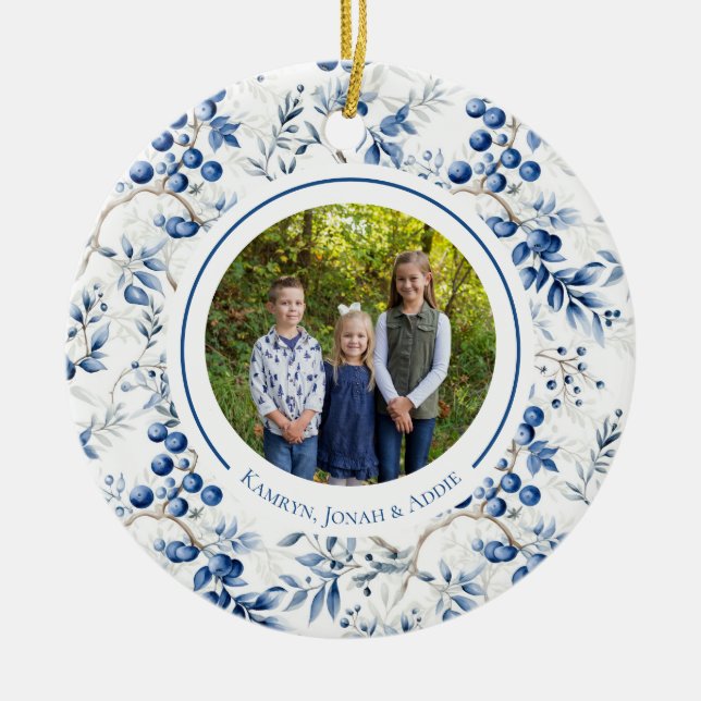 Ornamento De Cerâmica Blue Holly Toile Circle Ornament (Frente)