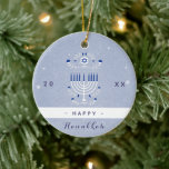 Ornamento De Cerâmica Blue Menorah & Star of David Happy Hanukkah Dated<br><div class="desc">Decorre sua árvore de Natal com este ornamento legal e temático Chanucá! Altere facilmente o texto clicando na opção "personalizar este modelo".</div>
