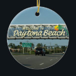 Ornamento De Cerâmica Boa vinda a Daytona Beach<br><div class="desc">Ahhh as memórias desta cidade maravilhosa de Florida do beira-mar! Lugar impressionante,  Daytona Beach.</div>