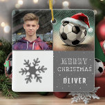 Ornamento De Cerâmica Bola de futebol com Santa Hat Snowflake Foto<br><div class="desc">Bola de Futebol com o Ornamento Cerâmico Foto Floco de Neve do Santa Hat. Cinza e fundo branco com uma bola de futebol divertida com chapéu vermelho de Papai Noel. Este Enfeites de natal é um presente perfeito para crianças e adolescentes. Foto personalizada, floco de neve, e uma bola com...</div>
