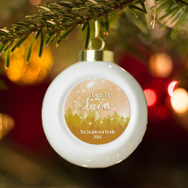 Ornamento De Cerâmica Bola Feliz Natal da Floresta de Neve Dourada Personaliz