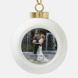 Ornamento De Cerâmica Bola Primeiro Natal Casado como Sr. & Sra.