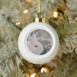 Ornamento De Cerâmica Bola Snow Bunny com Berries Fosco
