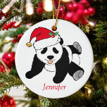 Ornamento De Cerâmica Bonito Urso de Panda Personalizado Natal Para Cria<br><div class="desc">Este bonito Papai noel Panda é um belo presente de feriado animal para uma criança que ama ursos panda e presentes temáticos de Natal vermelho e verde. Eu gosto de animais selvagens e um urso panda de Natal leva o bolo vestindo um chapéu vermelho de Papai Noel! Personalize com o...</div>