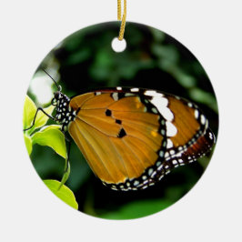 Ornamento De Cerâmica Borboleta laranja, preta e branca na folha