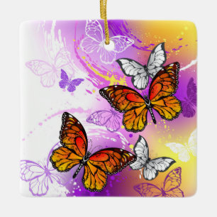 Ornamento De Cerâmica Borboletas Monarcas em Fundo Roxo