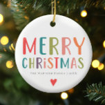 Ornamento De Cerâmica Bright e Colorida Família Feliz de Natal<br><div class="desc">Esta família simples e divertida O ornamento de Feliz Natal é um lugar para você adicionar seus nomes e anos,  com "Feliz Natal" em tipografia brilhante colorida. Nas costas há uma design de bolinhas colorida correspondente. O decoro perfeito de Natal moderno e minimalista para sua família este inverno!</div>