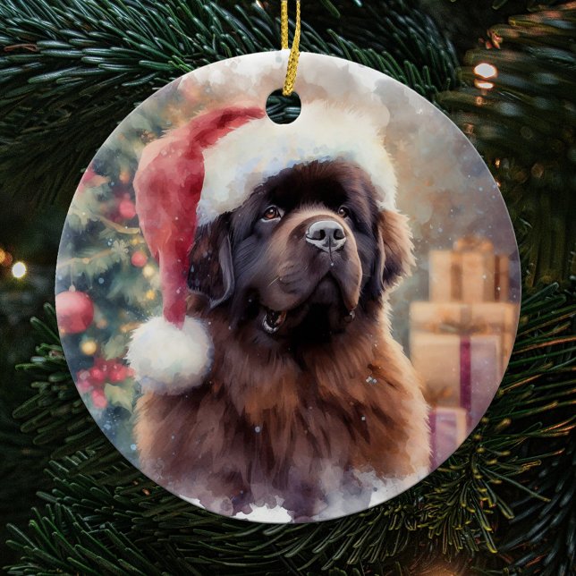 Ornamento De Cerâmica Brown Newfoundland Dog Santa Hat Natal (Criador carregado)