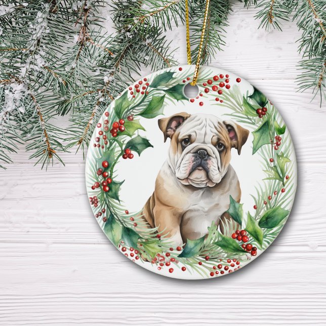 Ornamento De Cerâmica Buldogue Puppy Holly Wreath Natal (Criador carregado)