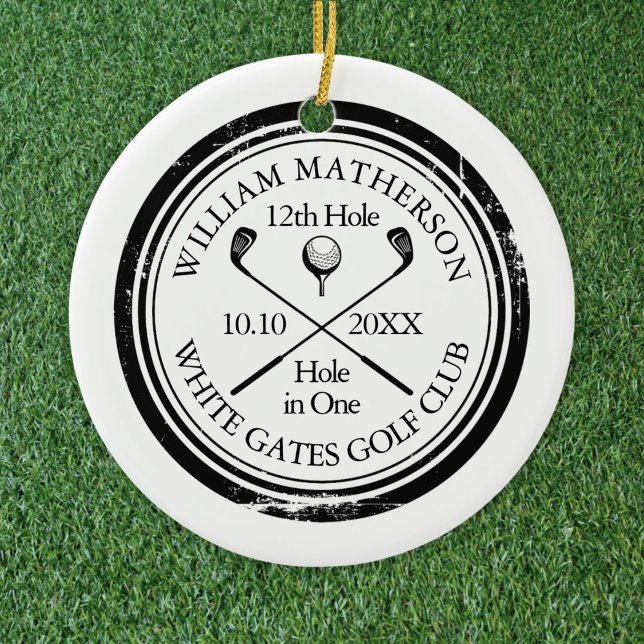 Ornamento De Cerâmica Buraco de Golfe Personalizado em Uma Fotografia (Personalized Golf Hole in One Photo Keepsake Ceramic Ornament)
