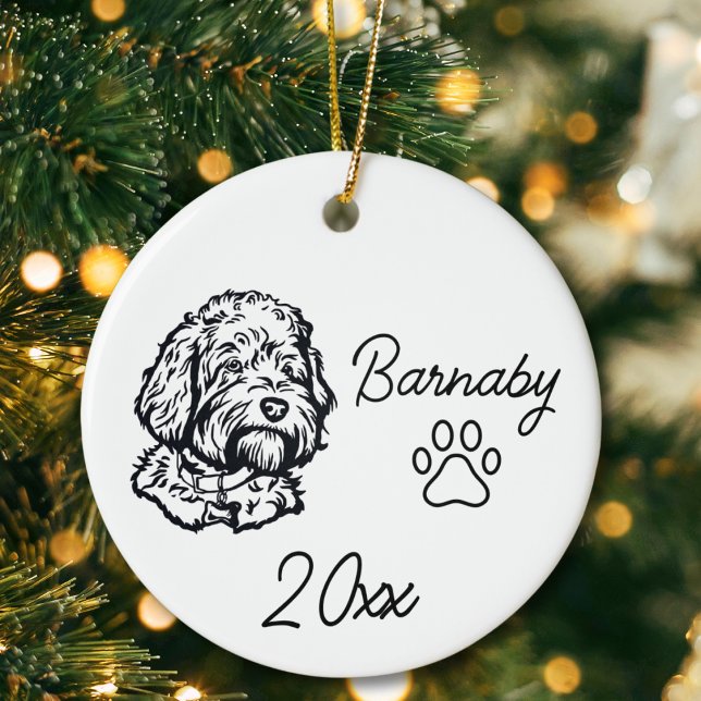 Ornamento De Cerâmica Cachorro Goldendoododle Nome Personalizado e Arte  (Goldendoodle Dog Custom Name and Year Ornament with Paw Print. Black and White Line Art Modern)