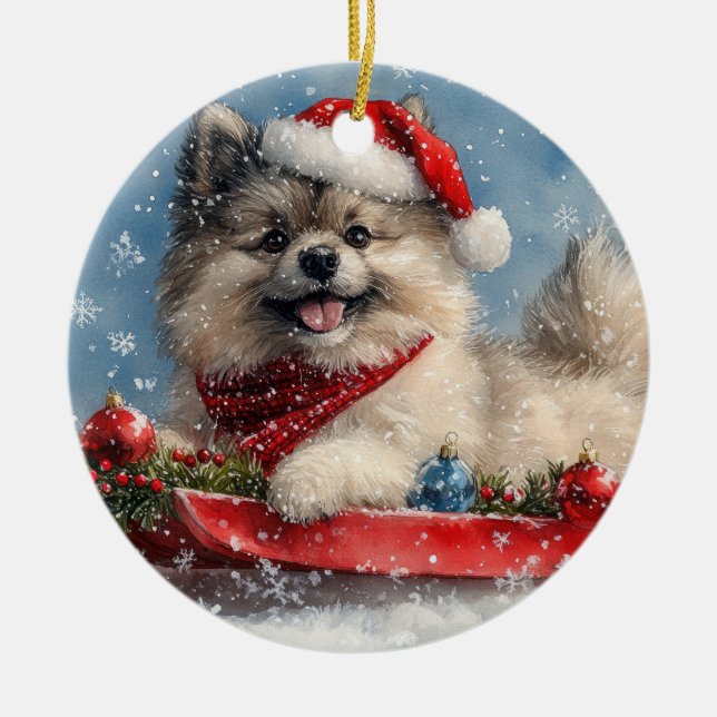 Ornamento De Cerâmica Cachorro Keeshond em Sledge Deixe-o nevar no Natal (Frente)
