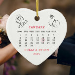 Ornamento De Cerâmica Calendário Coração de Data de Casamento Casado<br><div class="desc">Calendário Cardíaco Casado com Ornamento Cerâmico. Itens correspondentes disponíveis.</div>