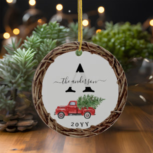 Ornamento De Cerâmica Caminhão Vermelho de Natal Monograma e Foto da Fam