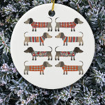 Ornamento De Cerâmica Cão de Enchimento<br><div class="desc">Enchidos bonitos de Dachshund ou cachorros-salsicha em tricô malhado. Perfeito para amantes de cachorros e ambulantes de cães.</div>
