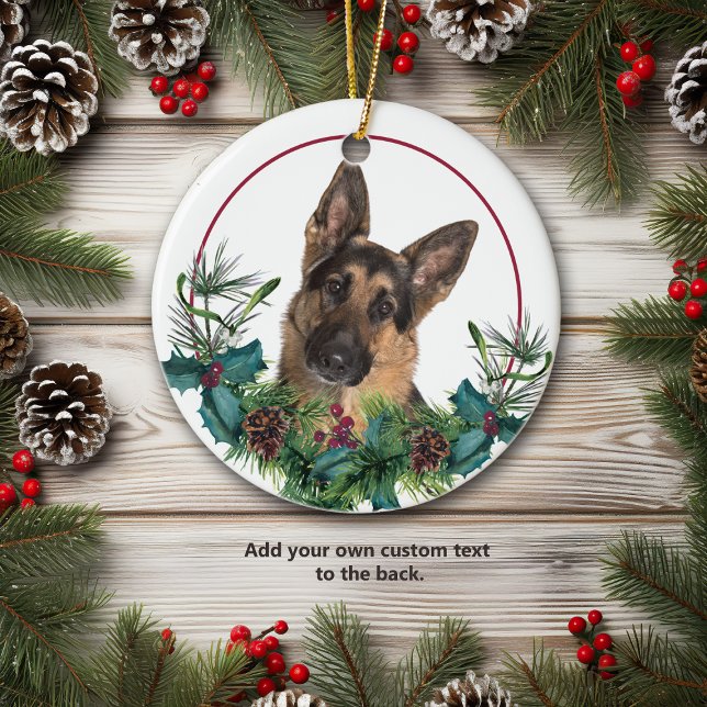 Ornamento De Cerâmica Cão german shepherd Evergreen Berry Wreath (Criador carregado)