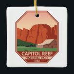 Ornamento De Cerâmica Capitol Reef National Park Ranch Vintage<br><div class="desc">Trabalho de arte de vetor de recife do Capitol. O parque circunda uma longa ruga na terra conhecida como dobra d'água,  com camadas de arenito-ouro,  desfiladeiros e formações rochosas em greve.</div>