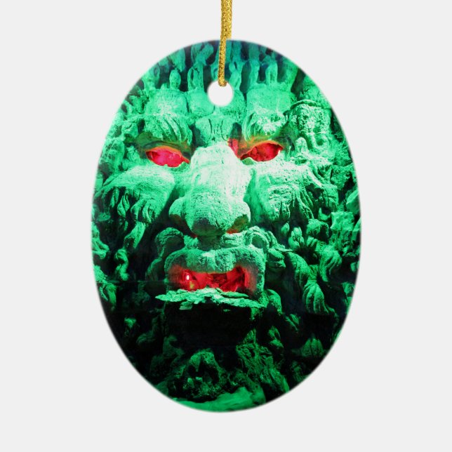 Ornamento De Cerâmica Cara Assustadora Mascarada na Rocha (Frente)