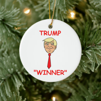Ornamento De Cerâmica Cartoon Face Trump com Tie - "Vencedor"