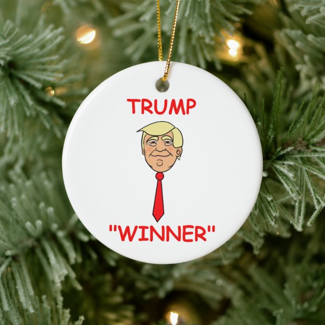 Ornamento De Cerâmica Cartoon Face Trump com Tie - "Vencedor" (Árvore)