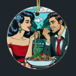 Ornamento De Cerâmica Casal Apaixonado | Pop Art<br><div class="desc">Um casal em um encontro romântico em um restaurante italiano compartilhando um prato de espaguete. Estilo de história em quadrinhos fofo cartoon pop art ai.</div>