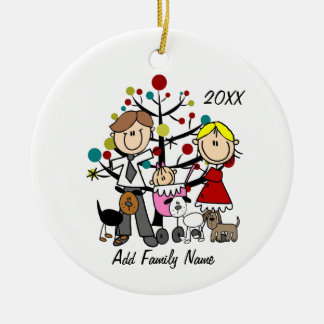 Ornamento De Cerâmica Casal com Garota Três Cachorros