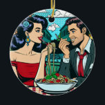 Ornamento De Cerâmica Casal no Amor | Pop Art<br><div class="desc">Um casal em um encontro romântico em um restaurante italiano compartilhando um prato de espaguete. Estilo de banda desenhada,  estilo cartoon pop art ai.</div>