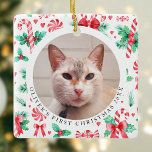 Ornamento De Cerâmica Cats First Christmas Photo Watercolor Candy Candy<br><div class="desc">Comemore o primeiro Natal do seu gato ou cão com este ornamento fotográfico com um padrão de canas de água doce pintadas manualmente,  sagradas,  pinheiros e morangos vermelhos. Personalize o texto. Consulte a coleção de partes correspondentes.</div>