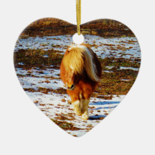 Ornamento De Cerâmica Cavalo diminuto de Brown e de creme na neve