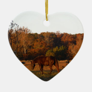 Ornamento De Cerâmica Cavalo Vermelho Brown, bosque de outono.