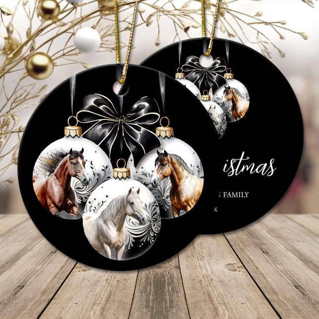 Ornamento De Cerâmica Cavalos negros e ouro Natal (Horses black and gold Christmas Ceramic Ornament)