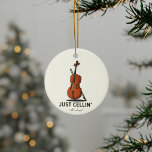 Ornamento De Cerâmica Cellist Performance Music Cello Personalizado Apen<br><div class="desc">Este Enfeites de natal "Apenas Cellin" faz um presente de excelente para um celista ou como um presente para você mesmo nos tempos em que você está apenas resfriando ou em qualquer ocasião especial. Adicione um nome ou ano de feriado usando nosso botão "Personalizado" acima</div>