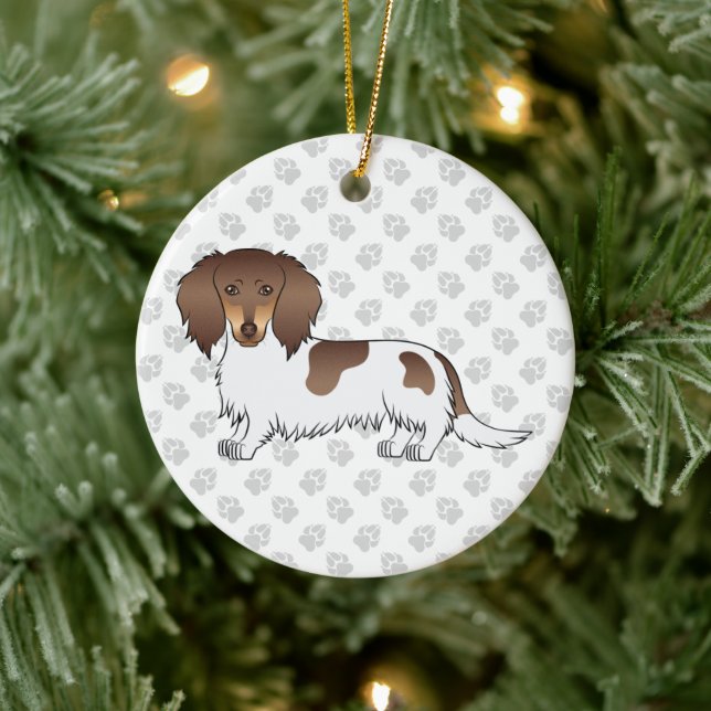 Ornamento De Cerâmica Chocolate & Tan Piebald Longa Dachshund & Text (Árvore)