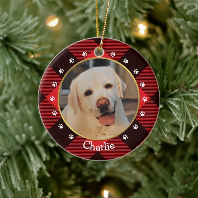 Ornamento De Cerâmica Christmas Red Buffalo Check Plaid Dog Photo & Name (Árvore)