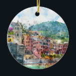 Ornamento De Cerâmica Cinque Terre Itália na Riviera italiana<br><div class="desc">Edifícios coloridos perto do cais e da igreja dos Papais noeis Margherita d'Antiochia em Vernazza,  Cinque Terre,  Itália</div>