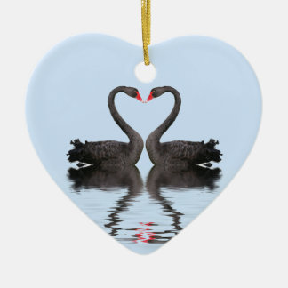 Ornamento De Cerâmica Cisnes de Romancing da lembrança do casamento que