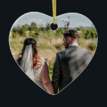 Ornamento De Cerâmica Citação de Foto do casal Que Você Tem Ao Lado Do C<br><div class="desc">Um ornamento em forma cardíaca com romance em mente para qualquer época do ano! Troque facilmente a sua foto favorita de vocês dois na frente e atrás das palavras adoráveis Não importa aonde vão É quem você tem ao seu lado. Você pode personalizar as palavras se desejar, bem como alterar...</div>