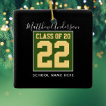Ornamento De Cerâmica Classe de 2023 Modern Green Black & Dourado Gradua<br><div class="desc">Classe de parabéns de 2023</div>