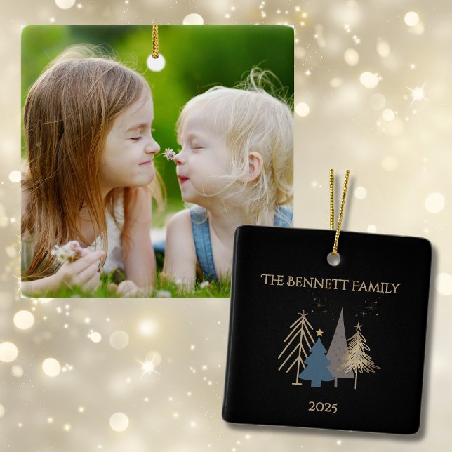 Ornamento De Cerâmica Classic Christmas Tree Family Photo Named  (Criador carregado)