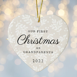 Ornamento De Cerâmica Coração modelou o primeiro Natal como avós