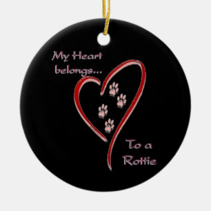 Ornamento De Cerâmica Coração Pertence a Rottie Ornament