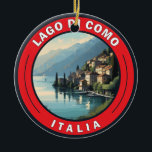 Ornamento De Cerâmica Crachá Lago de Como Itália<br><div class="desc">Design de arte vetorial do Lago Como. O lago Como,  no Norte da Lombardia,  na Itália,  é uma zona de alto escalão conhecida pela sua paisagem dramática,  colocada contra os pés dos Alpes.</div>