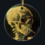 Ornamento De Cerâmica Crânio com cigarro queimado por Vincent van Gogh<br><div class="desc">Crânio com Cigarro queimado por Vincent van Gogh é um apos impressionismo de arte de vintage que ainda pinta a vida. Um retrato do esqueleto humano fumando. Imagem do excelente a utilizar em produtos anti-tabagismo. Fumar matares 1.000 a cada ano, ajudar alguém a parar de fumar hoje. Imagem de excelente...</div>