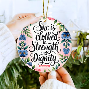 Ornamento De Cerâmica Cristã Personalizada Ela Está Revestida de Força