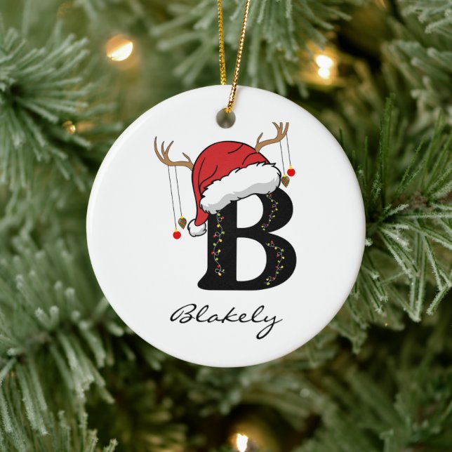 Ornamento De Cerâmica Custom Monogram Holiday Ornament For Family (Árvore)