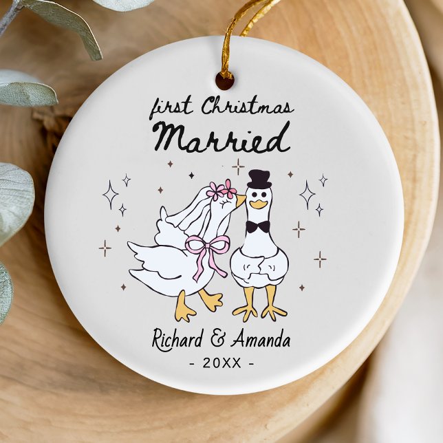 Ornamento De Cerâmica Cute first Christmas married silly goose (Criador carregado)