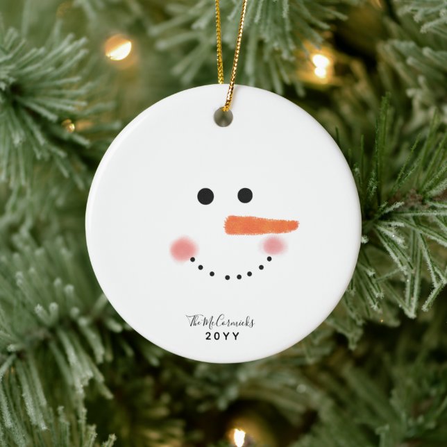 Ornamento De Cerâmica Cute Snowman Face Script Personalized Year (Árvore)