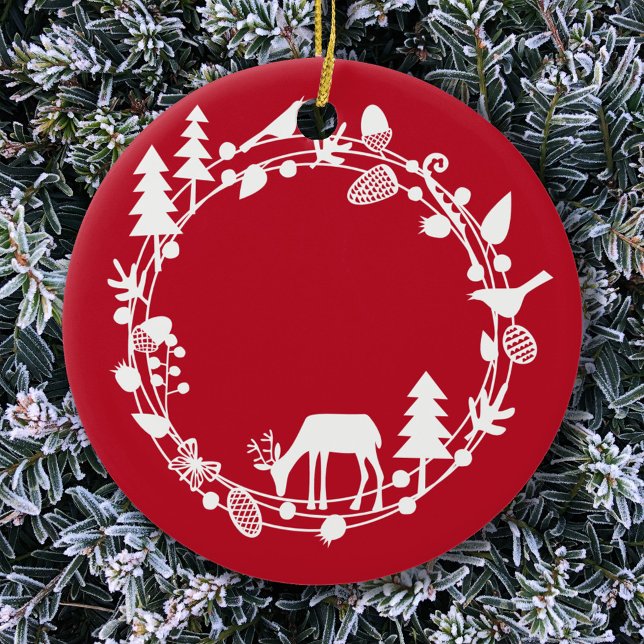 Ornamento De Cerâmica Deer Forest Wreath (Scandinavian red and white forest wreath ornament)