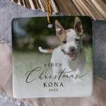 Ornamento De Cerâmica Delicar Foto do Primeiro Cachorro de Natal de Pupp<br><div class="desc">O delicado ornamento cerâmico de um filhote de Natal é a decoração perfeita e moderna de árvores de Natal. A design romântica minimalista apresenta uma magnífica e elegante tipografia negra com um aspecto simples e limpo. Este ornamento de manutenção diz "primeiro Natal". Personalize seu ornamento de dois lados com uma...</div>